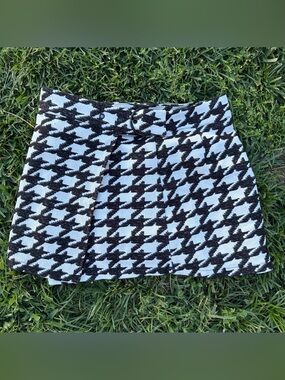 Forever 21 Black and White Houndstooth Belted Mini Skirt